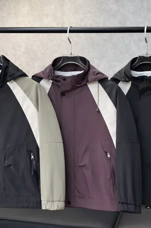 Campera con capucha desmontable media estacion